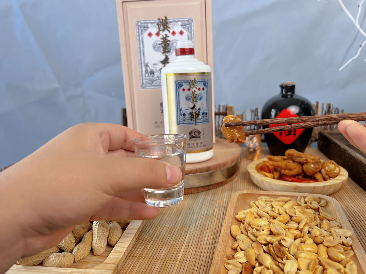 这6款高中低档白酒,让你一瓶搞定老丈人