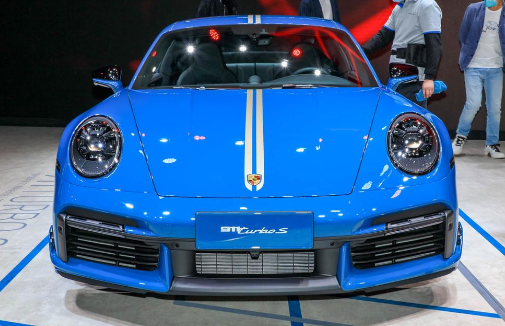 被奉为保时捷里程碑之作，性能操控标杆，实拍解析保时捷911