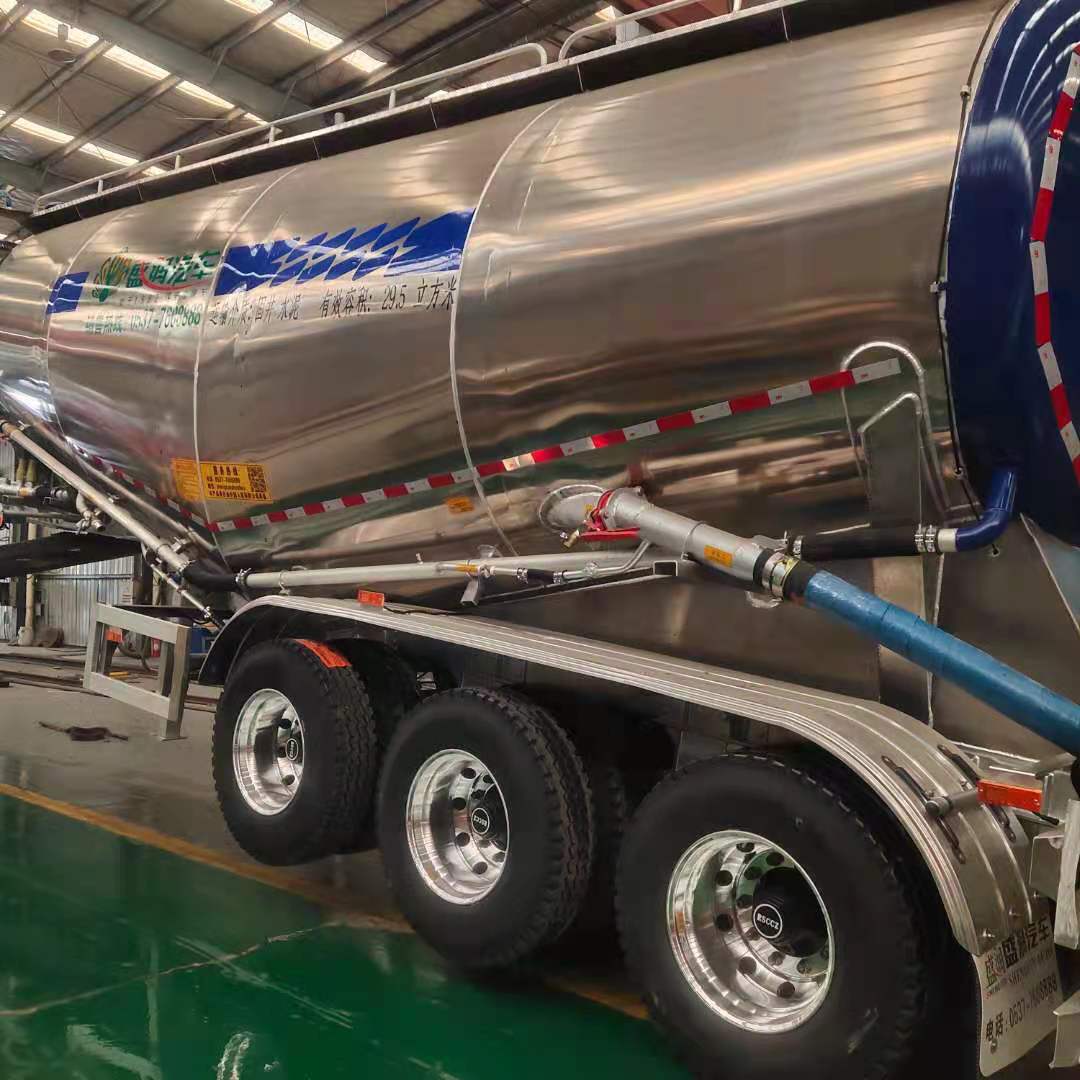 半掛車車橋油封漏油怎么辦？原因無非這幾種