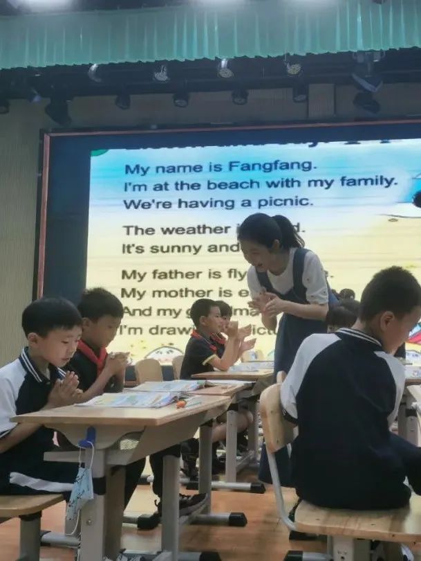 成都市双流区实验小学外国语学校开展小学英语一二年级教研活动