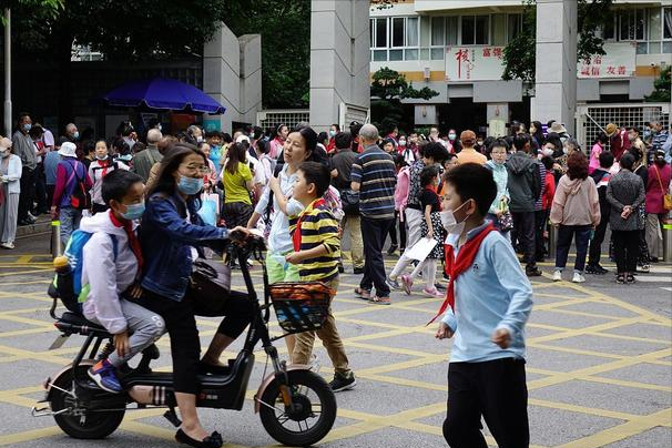 云南部分教育局公布，大中小学寒假时间确定，家长却“欲哭无泪”