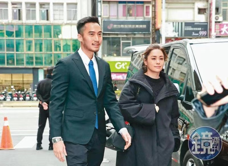 明星婚变传开前先带风向，王力宏、福原爱受害者当不成都翻车