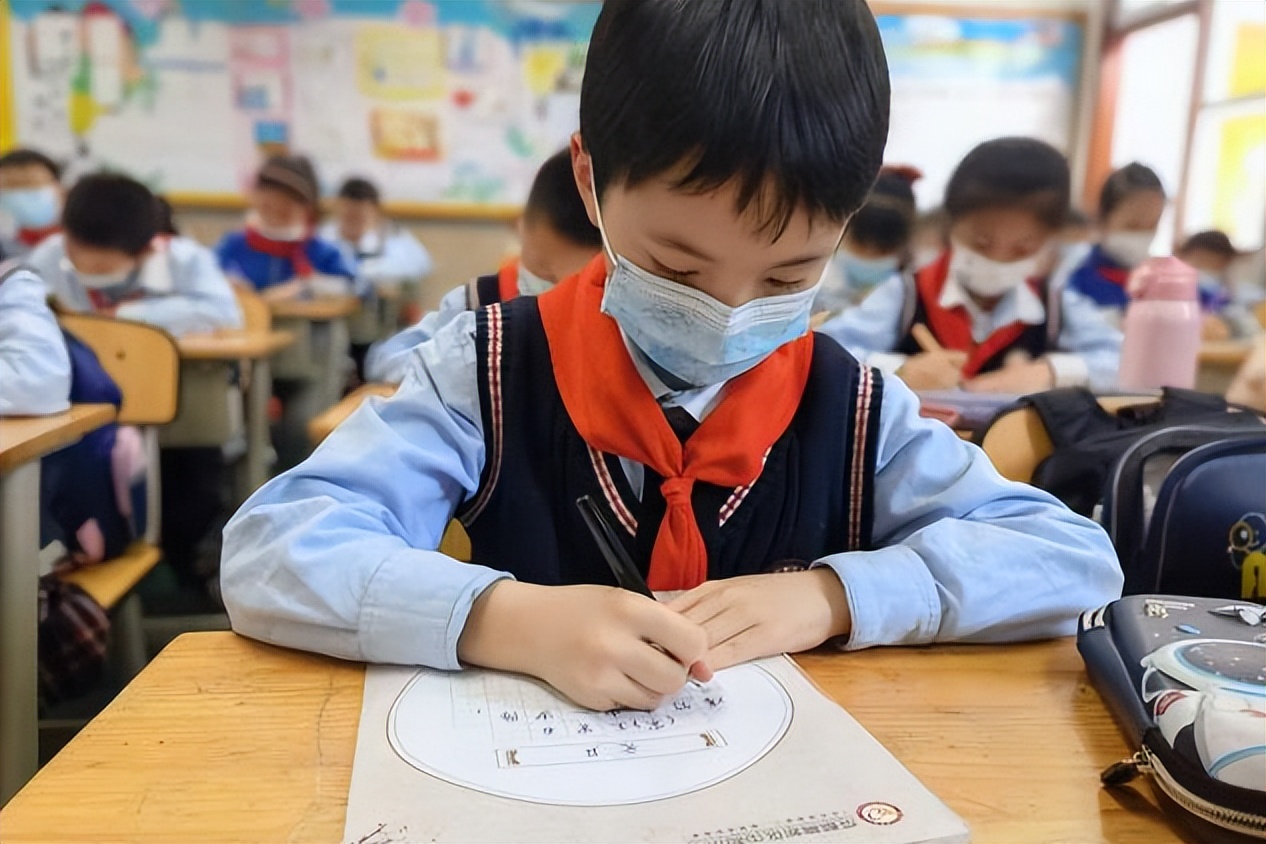 中和小学举行2022年春季学期语文素养系列活动之“硬笔书法比赛