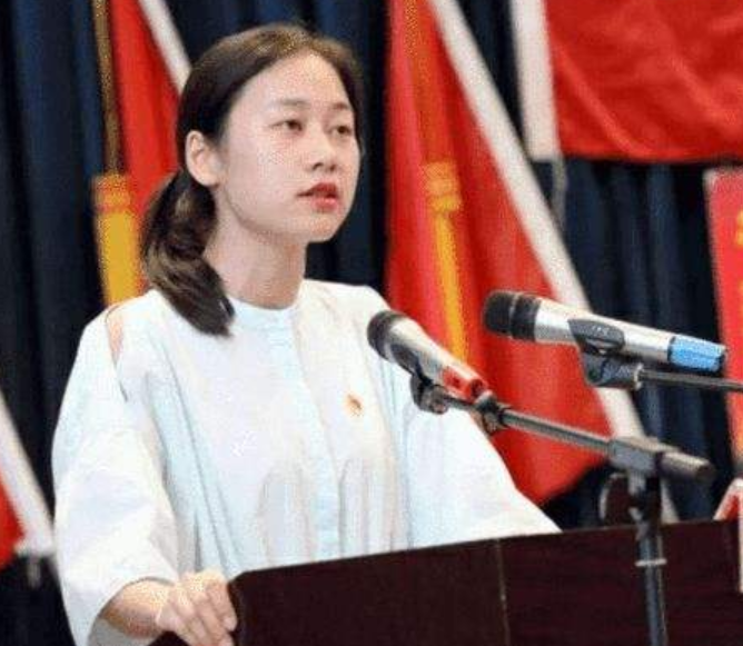 为什么才上大一，就有那么多学生着急入党？别等毕业才知后悔