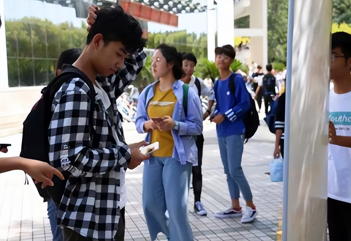 普通家庭培养一名大学生，需要花费多少钱？家里有学生的可以看看