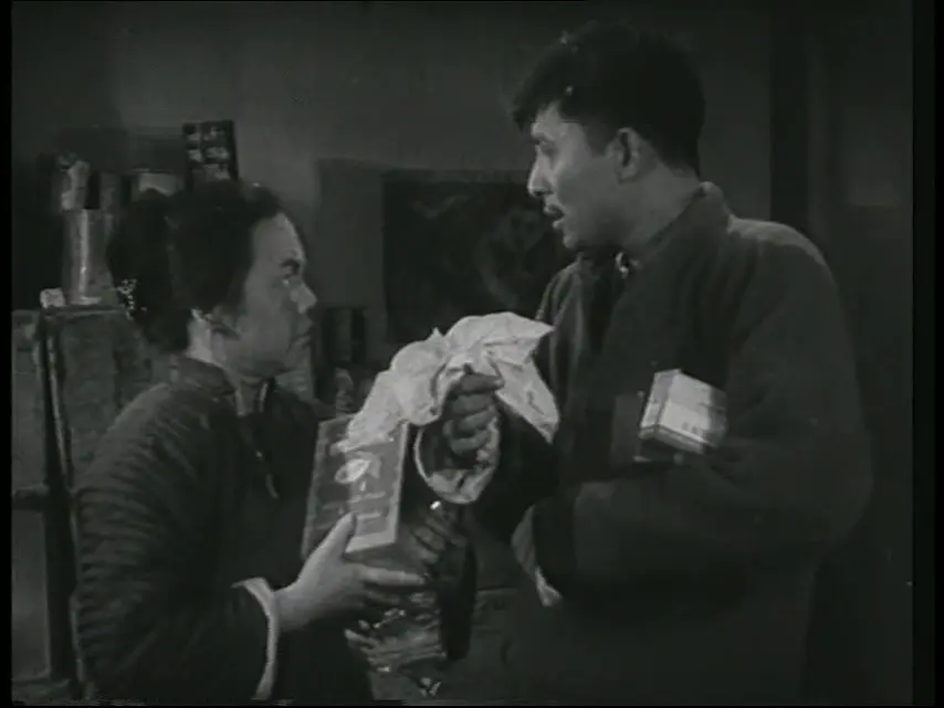 新中国成立前夜的代表作，欢笑与泪水交织的控诉：《乌鸦与麻雀》