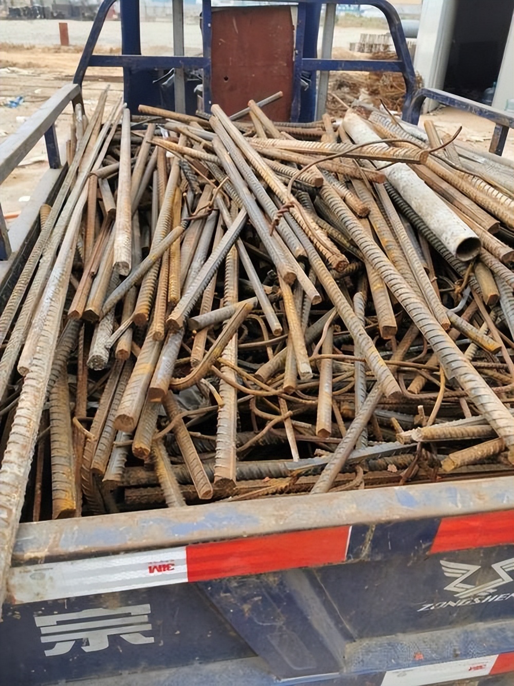 废品回收也能干出大事业?8万河南人捡破烂,捡出832亿的大生意