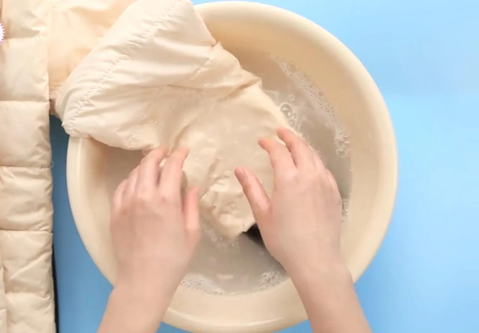 羽绒服清洗有妙招，自己动手，省时省钱又干净