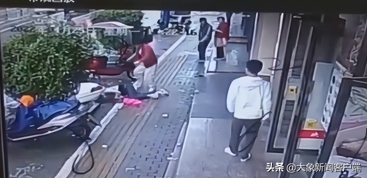 九江一小区外墙皮脱落致一女子当场死亡，律师：应由全体业主共同承担赔偿责任