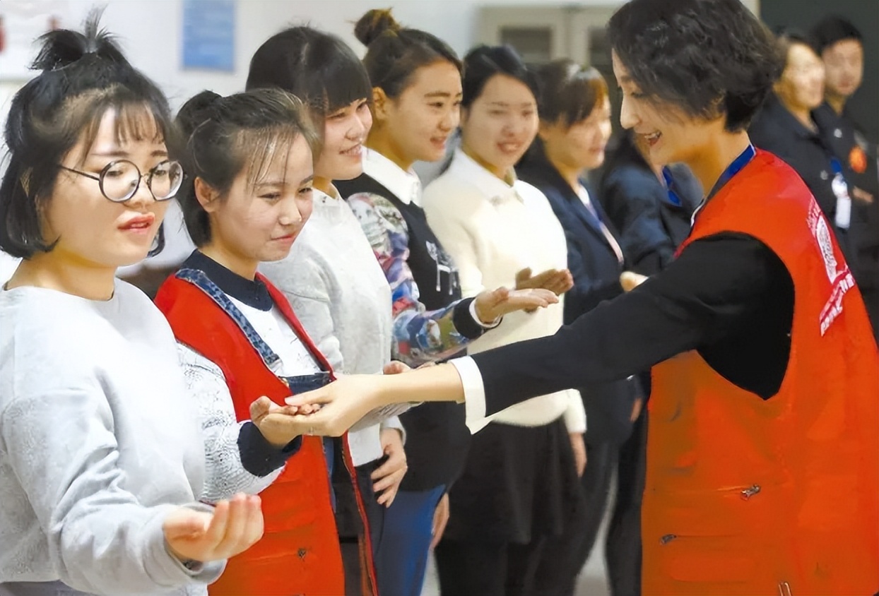 三支一扶人员工资走红，金额是亮点，难怪毕业生争相报考