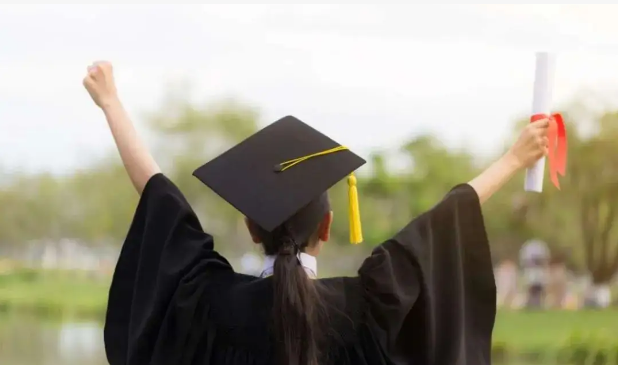 985本科生考研调剂到长春大学，真实聊天记录流出，引起一片热议