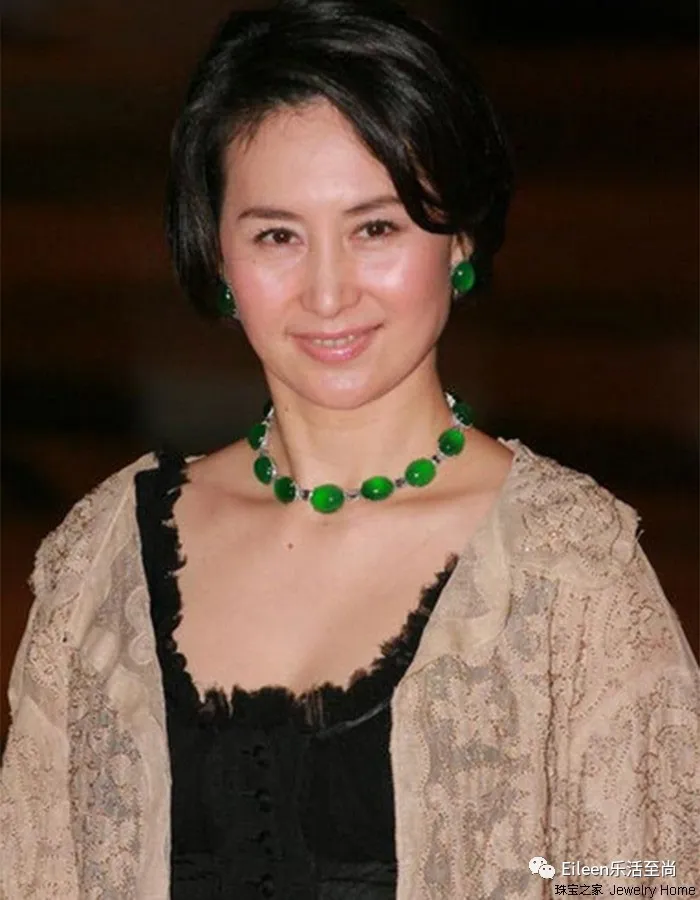 全都离过婚?何超琼李富真孟晚舟三位顶级白富美为什么那么像?