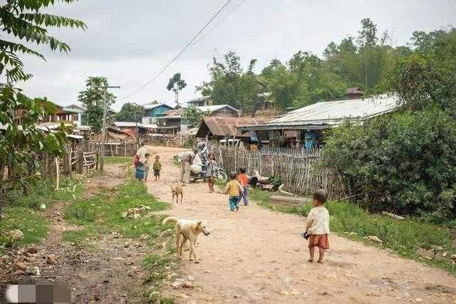 缅甸北部的农村风景。边境旅游！我们这几千就可以娶一个缅甸媳妇