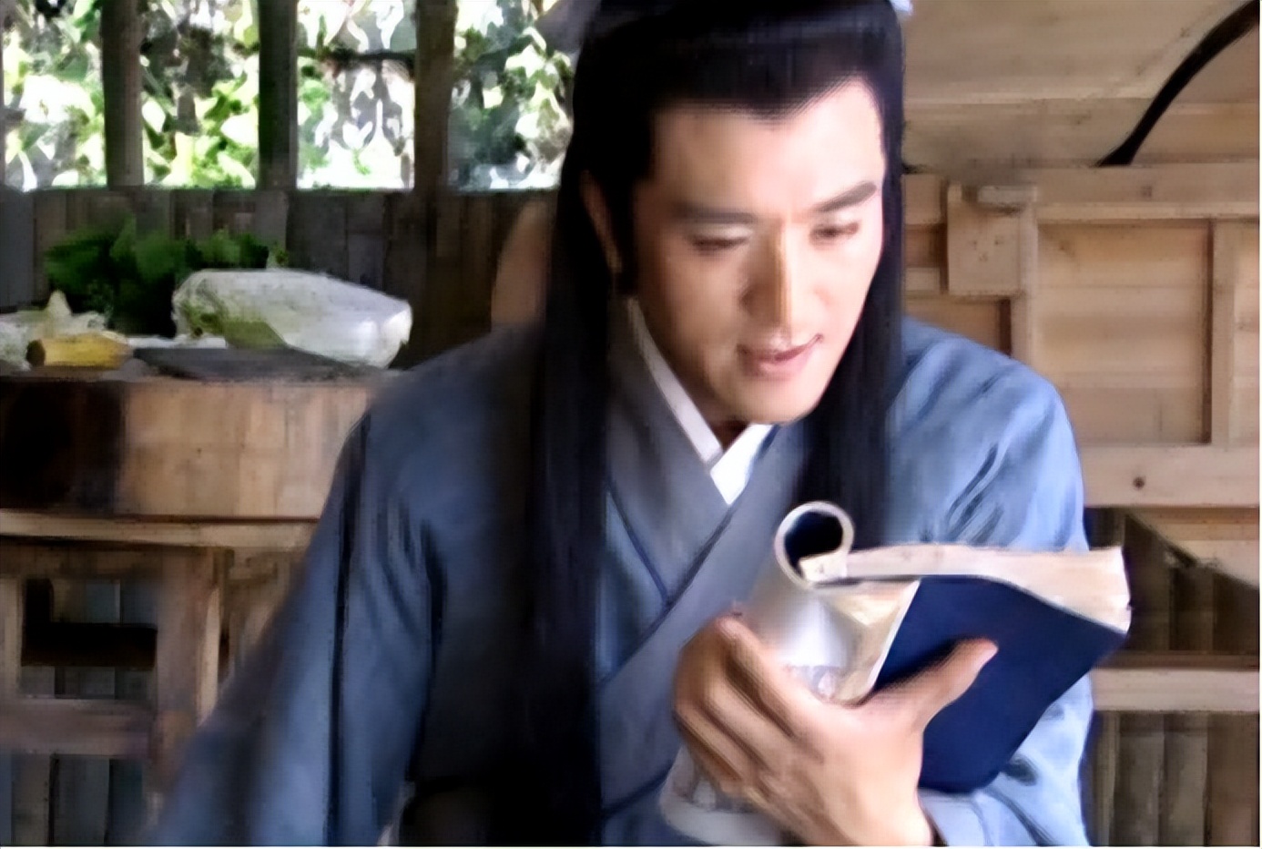 同样是演白面书生，把张国荣、任泉和佟梦实放在一起差距就出来了