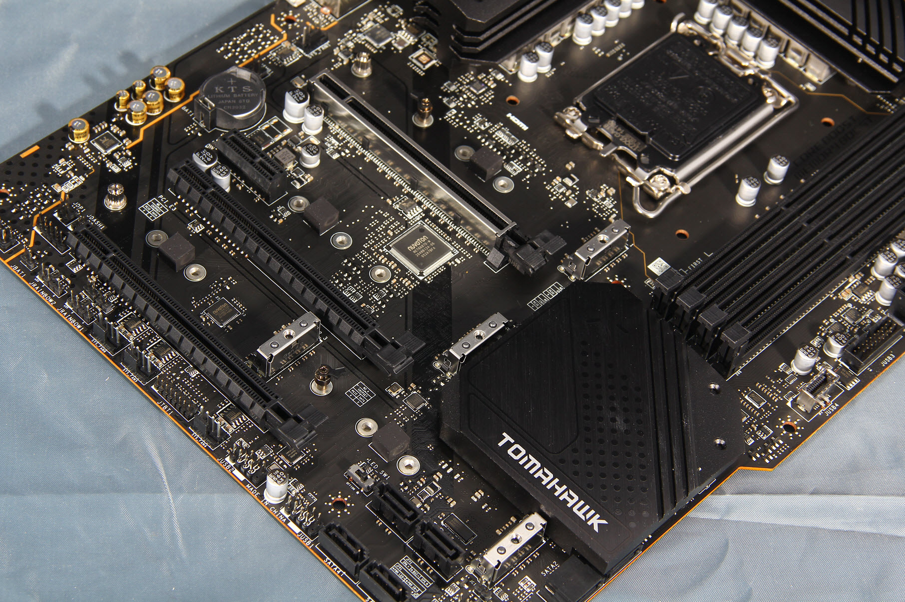 全面进化的精确制导，微星MAG Z690 TOMAHAWK WIFI D4战斧导弹评测