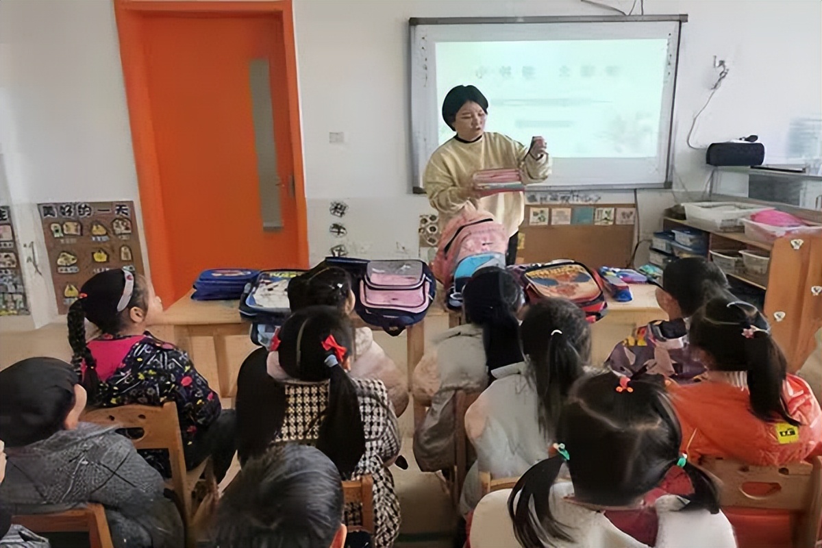 从整理书包比赛，模拟小学上课场景到“云参观”小学校园，疫情下幼小衔接有妙招……