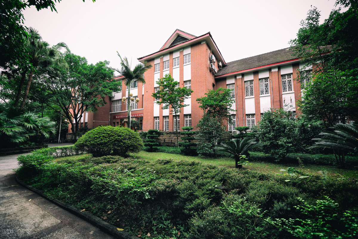 2021重庆大学在渝录取1654人，专业最低619分，建筑类平均达642分