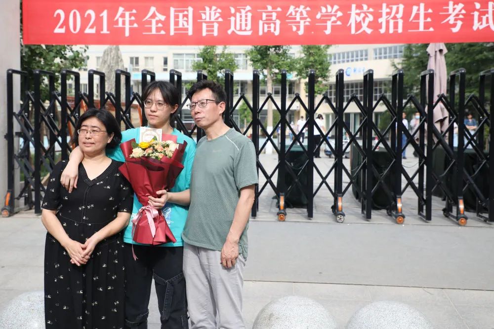 高考1977-2021，哪一张照片是属于你的记忆，太珍贵