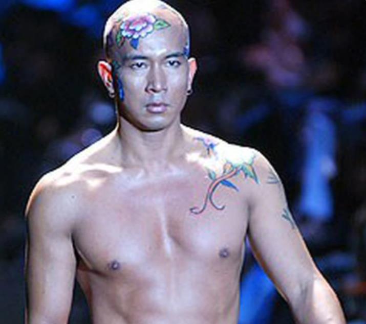 “曲终人散”的人生：大S一家忙着晒幸福，汪小菲满脸憔悴又孤单