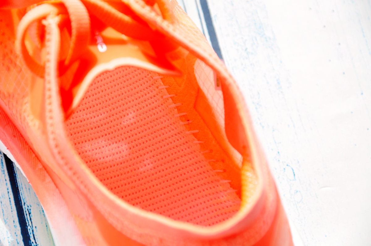 咕咚全掌碳板跑鞋42K，让“造风者”尽情去RUN