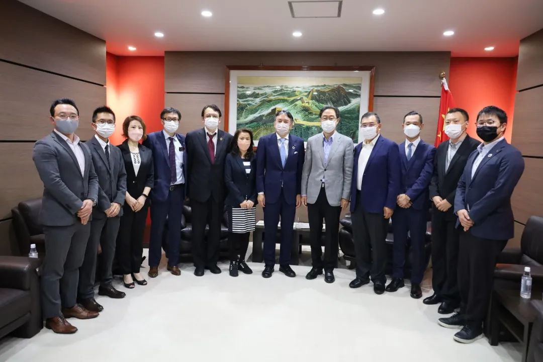 驻名古屋总领事刘晓军会见日本福建侨商会会长魏成炳