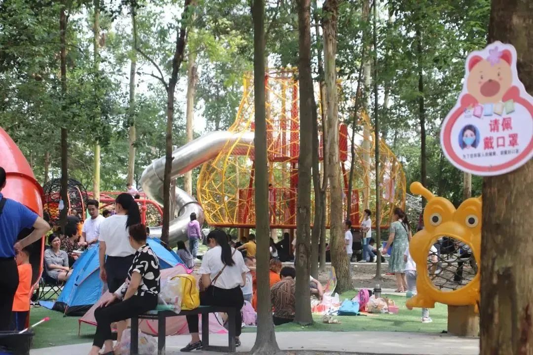 成都奇彩乐园,位于成都市新津区花源街道长乐村.