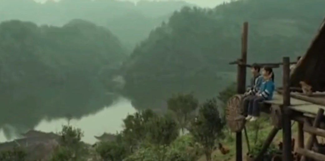 女学霸712分考入人大，毕业后嫁入农村生育六个孩子，靠低保度日