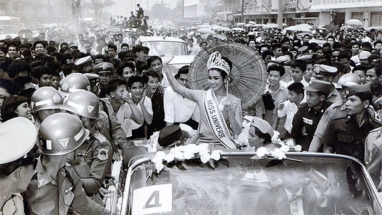 身高仅164cm的泰国环球小姐Apasra，美成了三代人的传奇