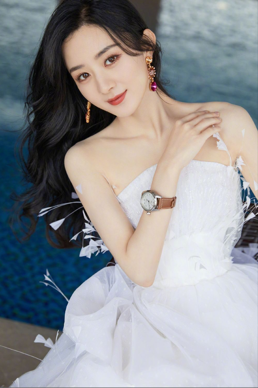 “黑红玫瑰”——赵丽颖