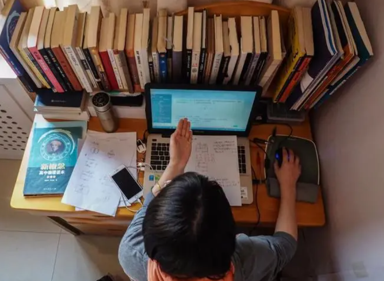 600多所中小学“紧急停课”，何时能恢复线下教学？家长喜忧参半