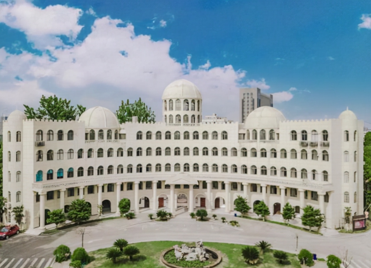 华为又签下3所高校，都是双非层次的院校，网友直呼是有个性选择