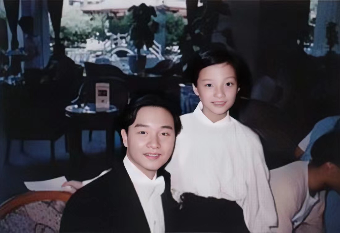 还记得《霸王别姬》的小豆子吗？一个要出家一个被张国荣改变命运