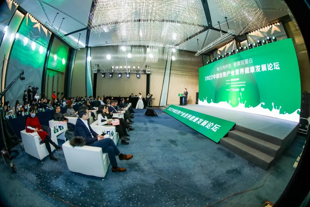 不讲替代讲共存，我们找到了真正符合国民营养的豆奶新故事