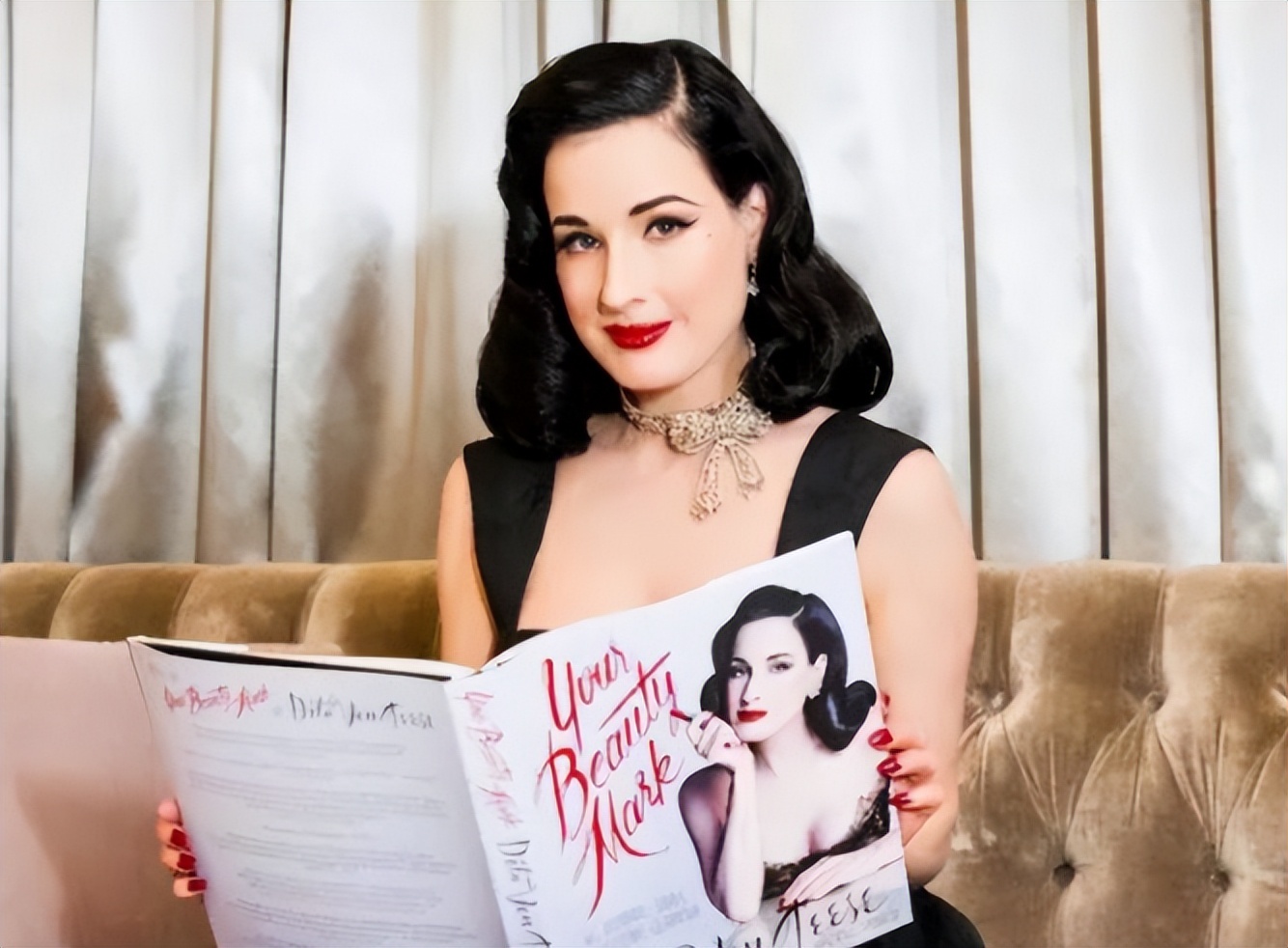 为美而活的最贵脱衣舞娘，身价10亿，英国王室向其发出邀请被拒