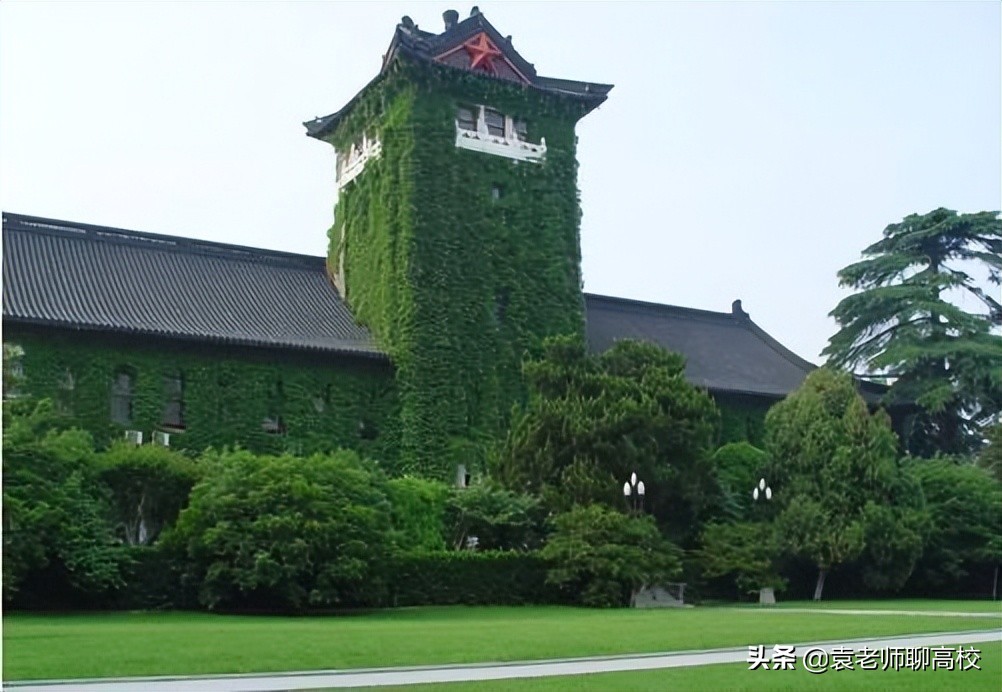 南京大学与武汉大学同为985，一个华五一个中部第一，哪个更强？