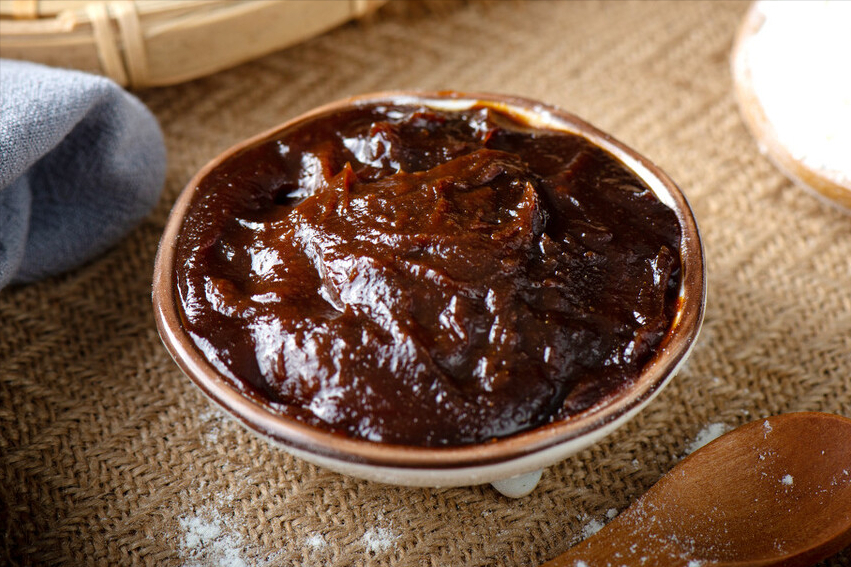 爱吃面条的要收藏，大厨分享秘制炸酱的做法，拌饭拌面都很香