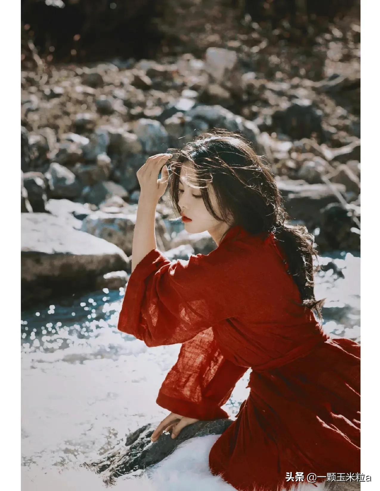 杨超越绝美红衣造型