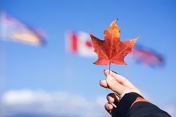 「加拿大留学」2022年加拿大魁省留学新政策：留学生学费暴减87%!每年只需3000加元