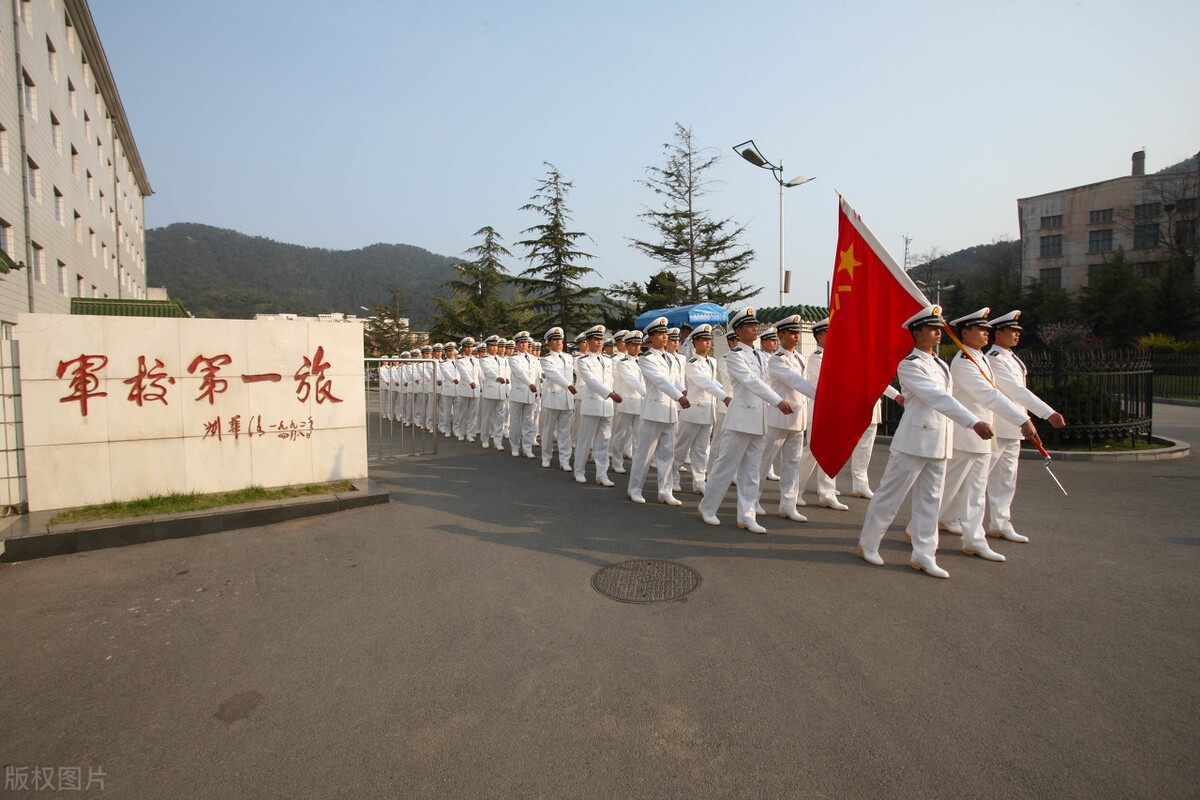 儿子是航海系士官班学生，这个专业怎么样？未来发展前景如何？