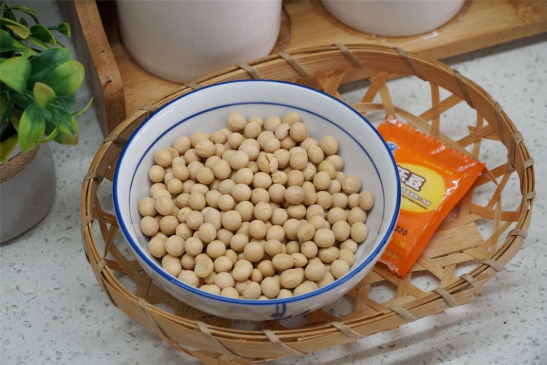 豆腐脑不用出门买，一碗黄豆做3碗，好吃简单，早餐全家吃饱吃好