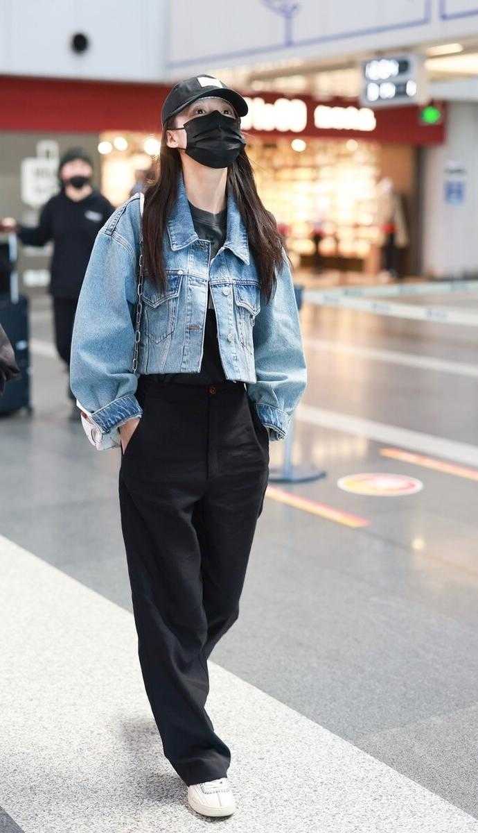 牛仔外套搭配什么裤子(牛仔外套搭配什么裤子好看男)-我的快乐小窝