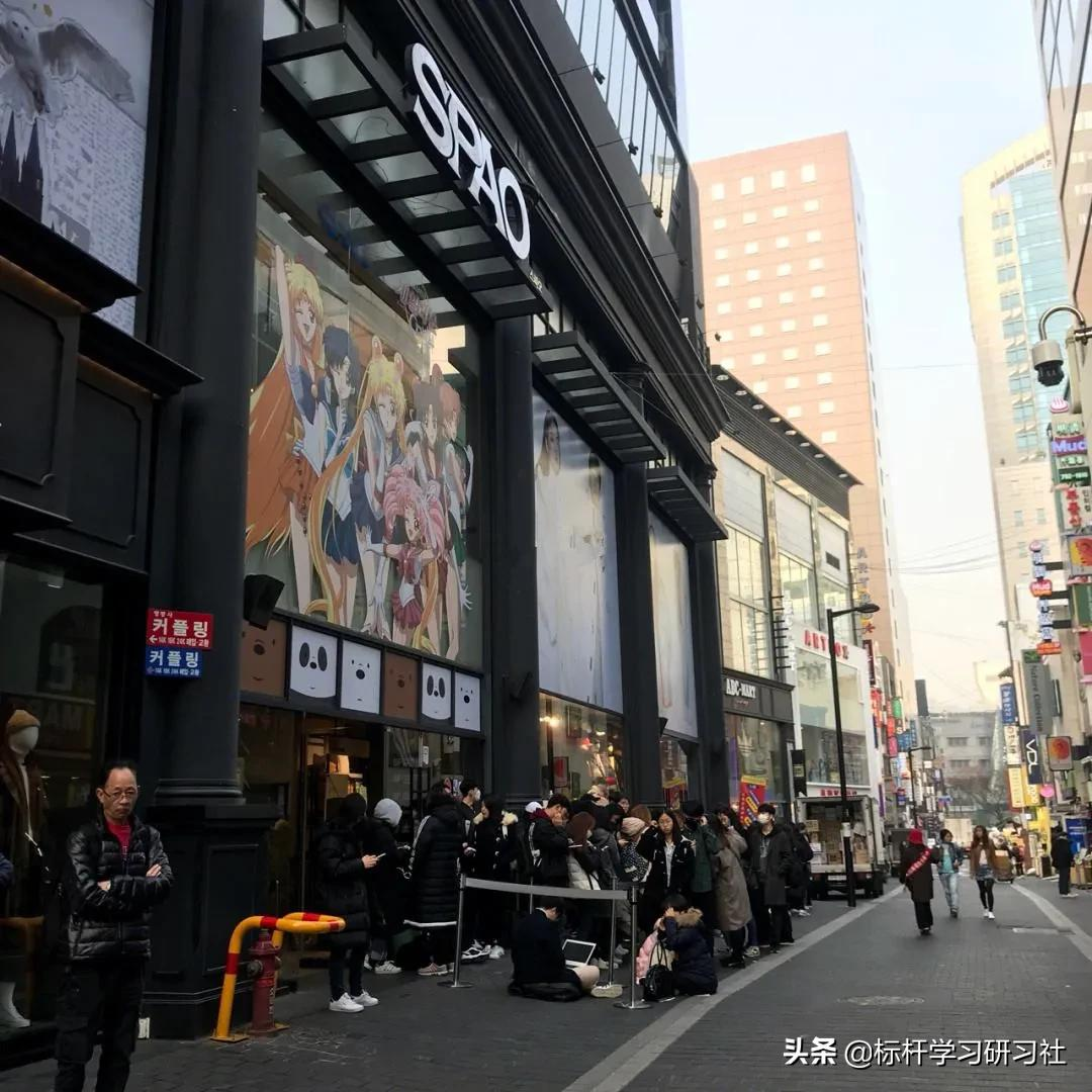 依恋旗下品牌包包关店，生存之战开启