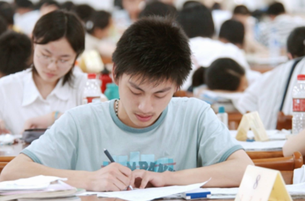 新高考模式下的“天坑”组合，学生可别踩雷，选好组合很重要