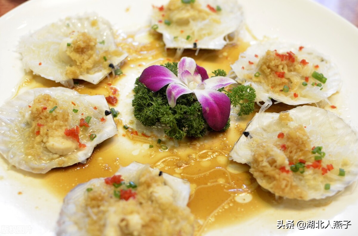 12道粤菜,3素9荤,每道菜都是广东人的最爱)