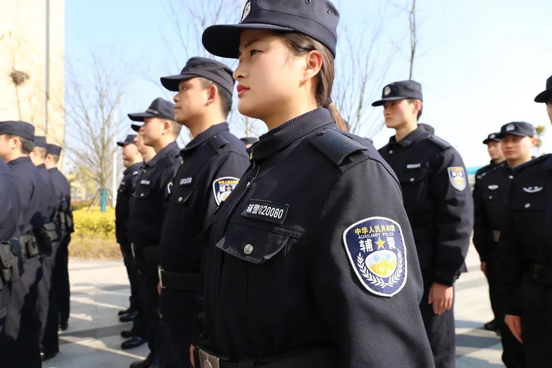 多款辅警新式服装亮相