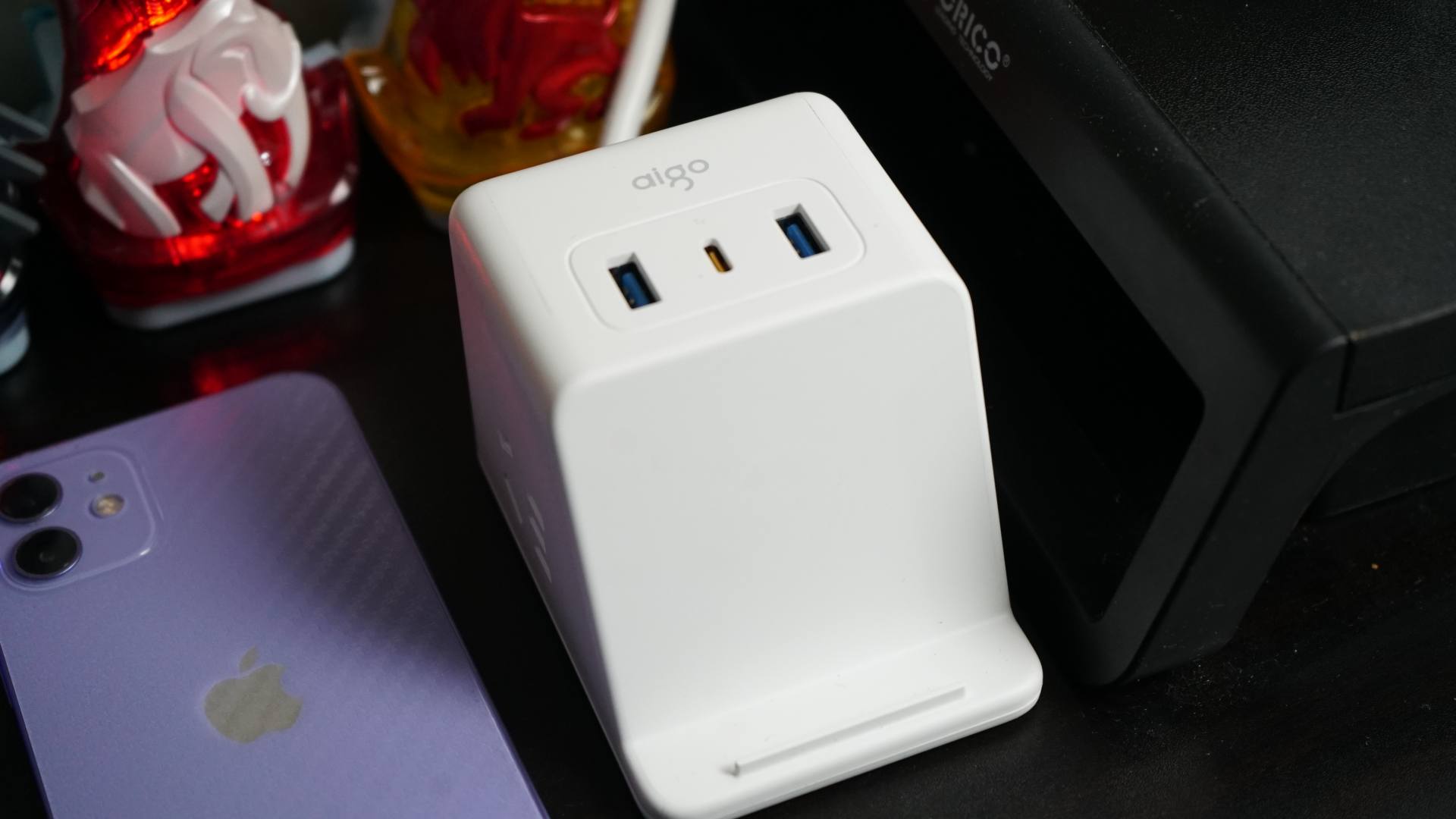 解放桌面杂乱充电，aigo小魔方 20W PD快充插座实现自由快充