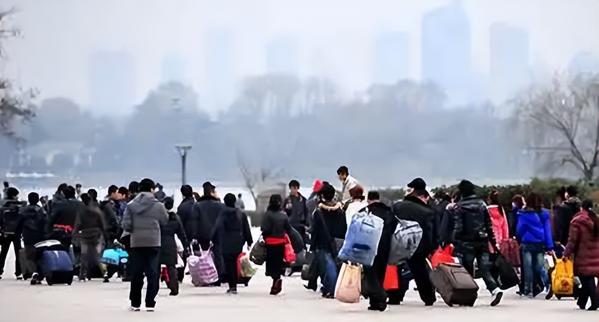 清华教授建议10年20万亿建2000所县城大学，意义不大的超现实主义