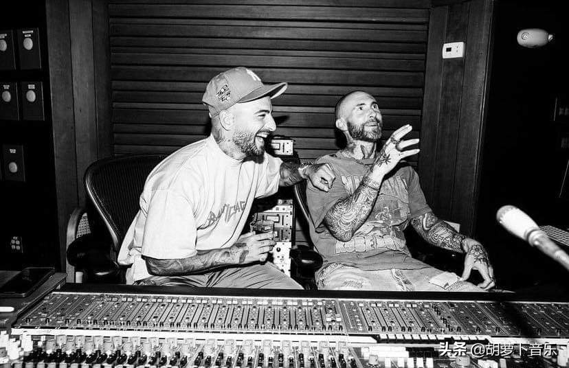 今日欧美圈：Cardi B新单本周发行，绿日主唱宣布将放弃美国国籍