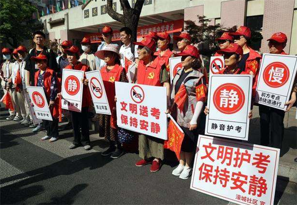 高考为什么用“2B铅笔”涂卡？看到电脑呈现试卷后：原来如此