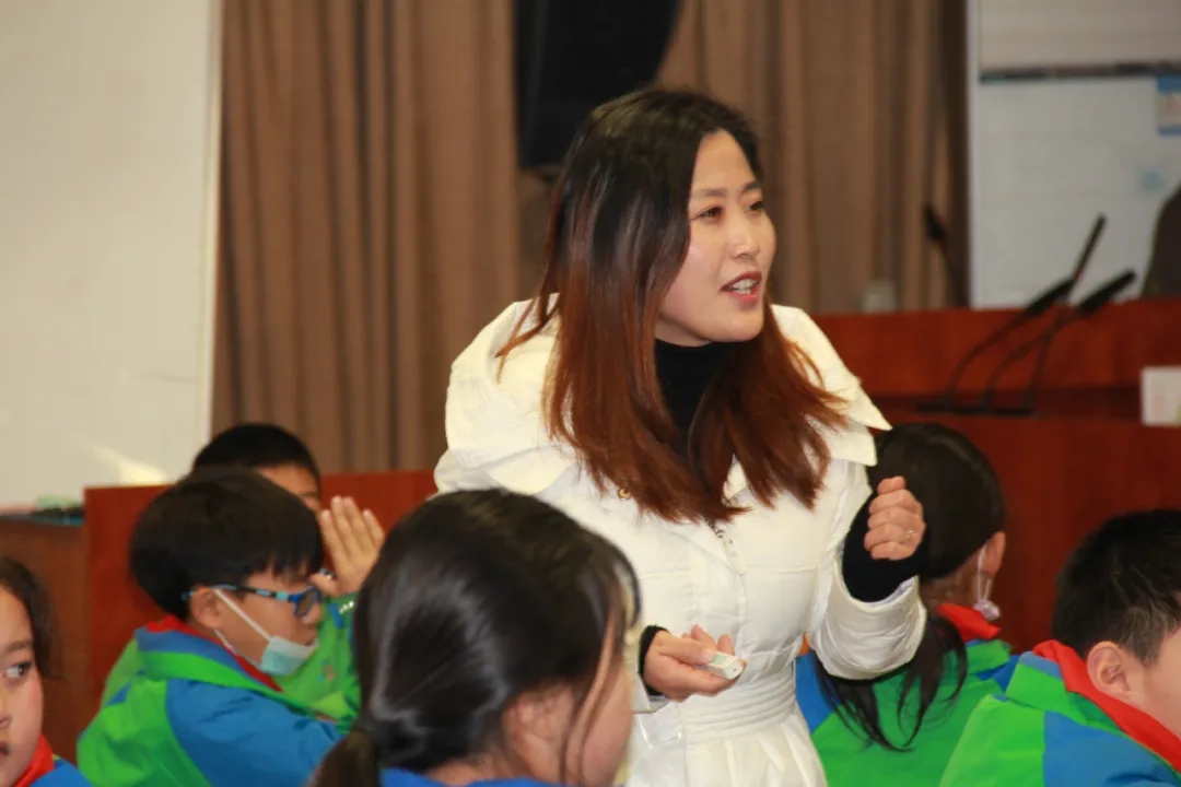成都市双流区九江小学:名师送教搭平台 微班会课促成长